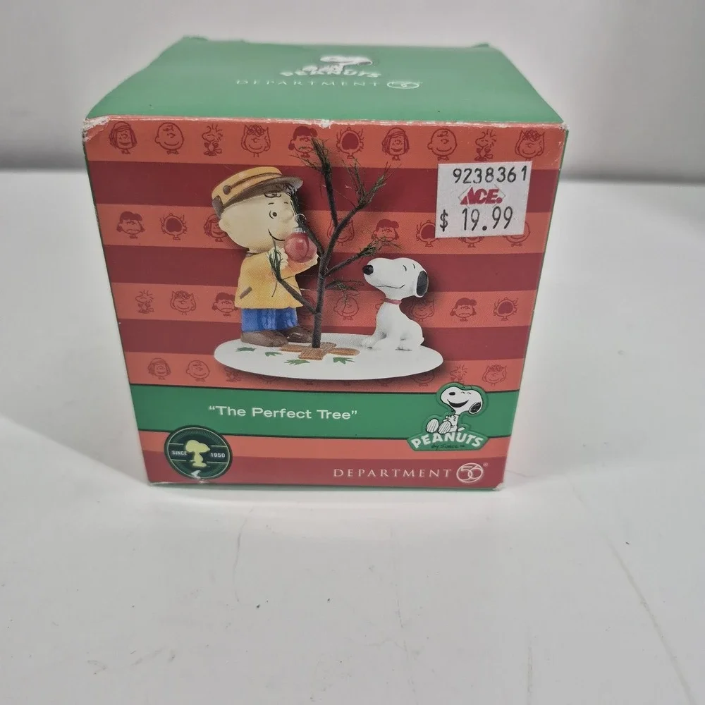 Peanuts The Perfect Tree - Charlie Brown and Snoopy - Dept 56 - Original Box